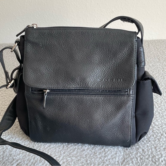 Vintage Fossil 1954 Crossbody Should Bag Size L10''x W12''x D4'' Black Leather - Picture 1 of 14